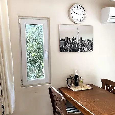 Case de vacanță House With Orange Garden 4-6 Persons Bahtili